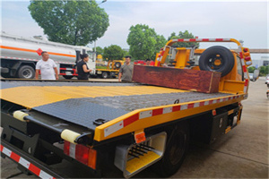 麻章附近拖车电话号码服务